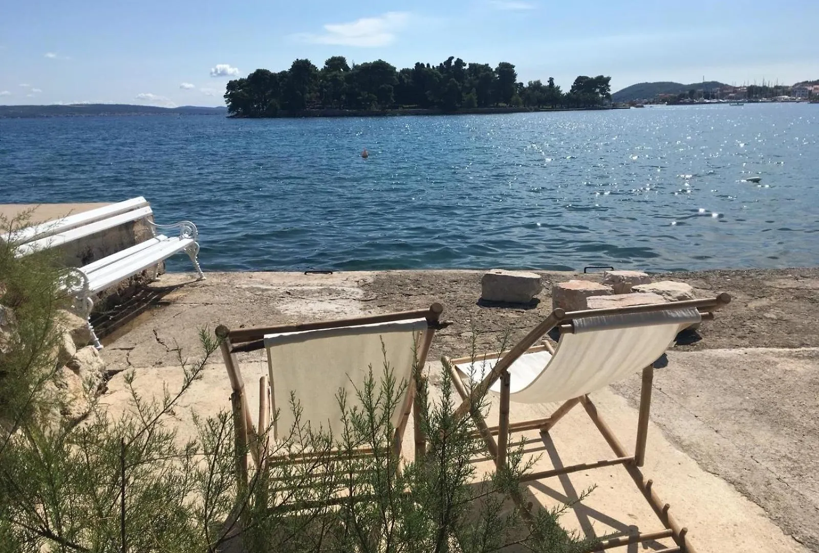 Strandnahes Steinhaus Mit Whirlpool Und Garten Preko Croatia